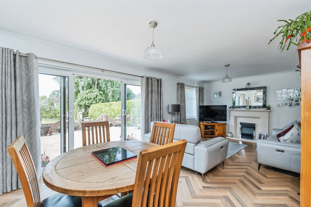 Property photo 3 of 39 Pbox-Img.Jpg