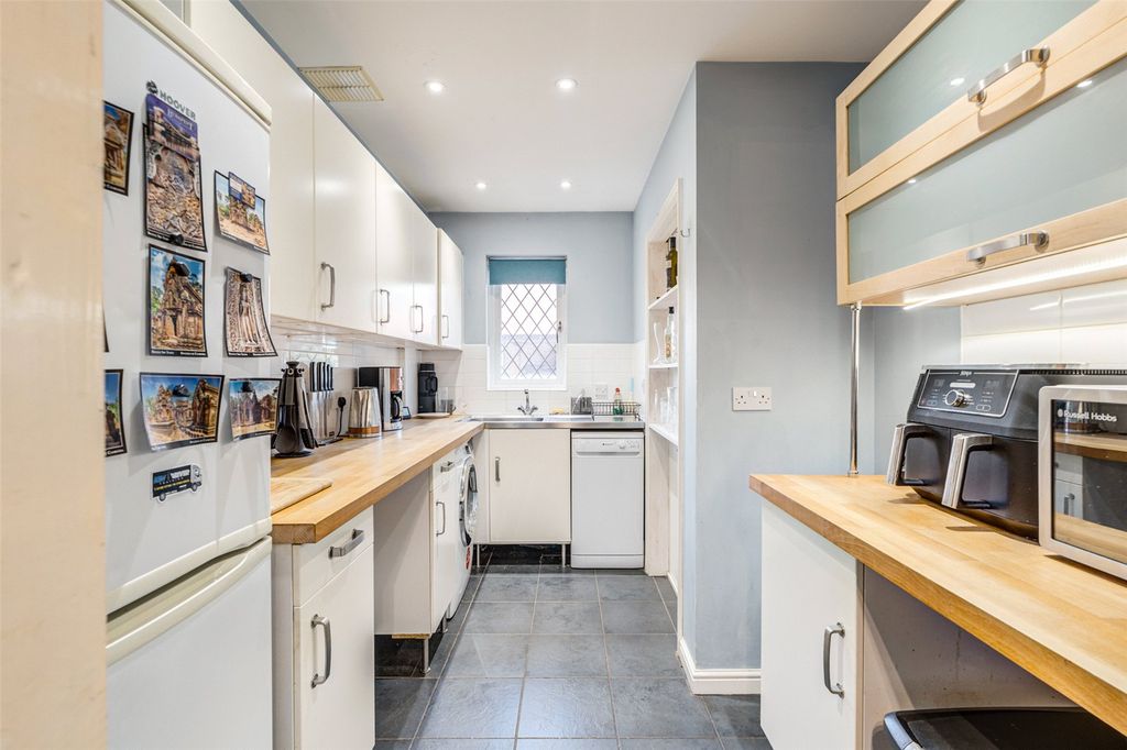 Property photo 3 of 26 Picture No. 18