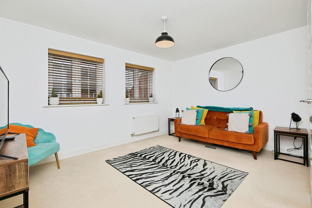 Property photo 3 of 17