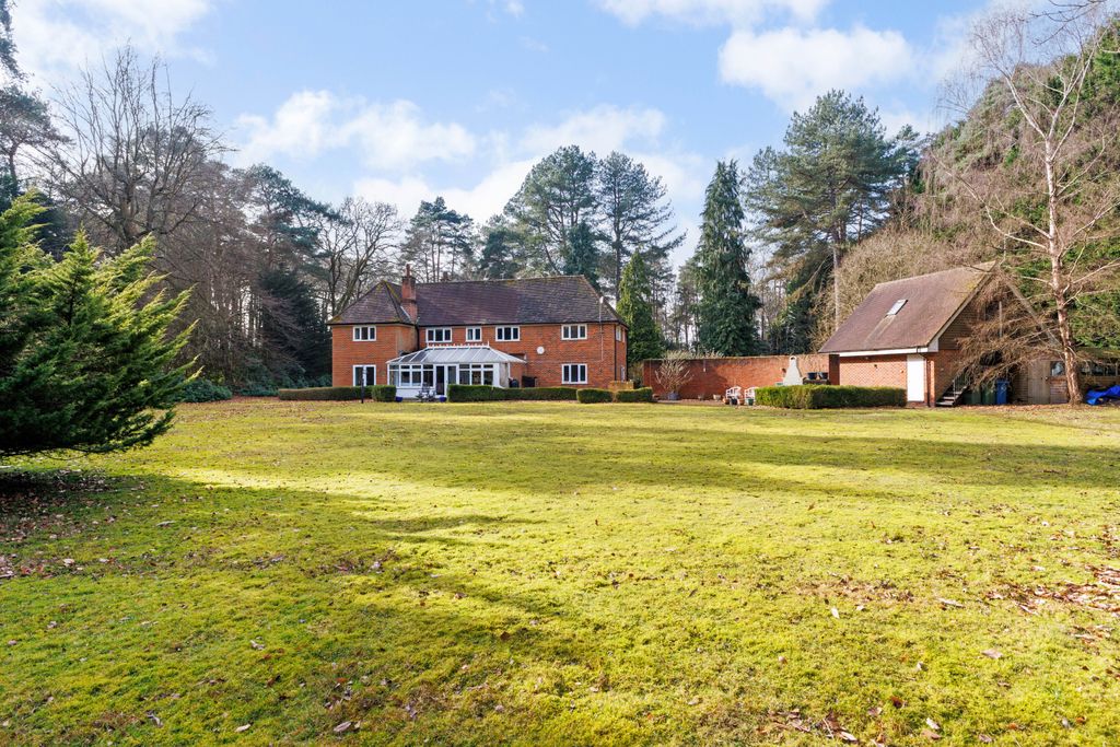 Property photo 2 of 12