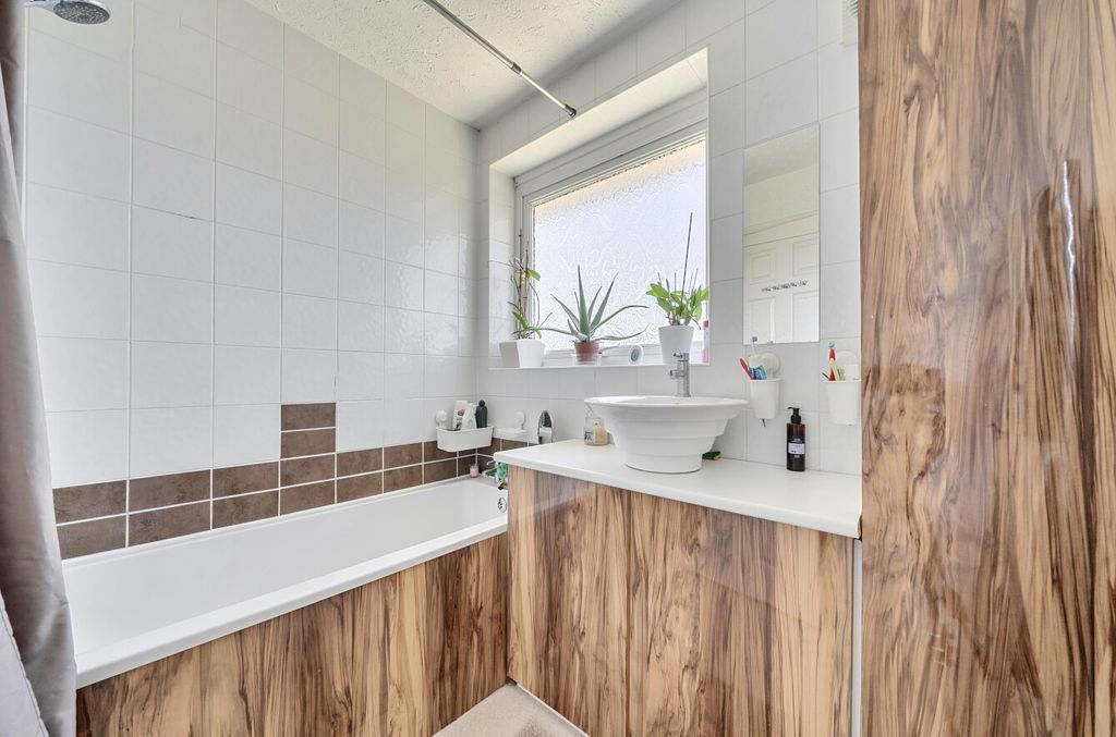 Property photo 3 of 20 14862431
