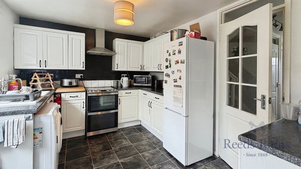 Property photo 3 of 13 Pbox-Img.Jpg