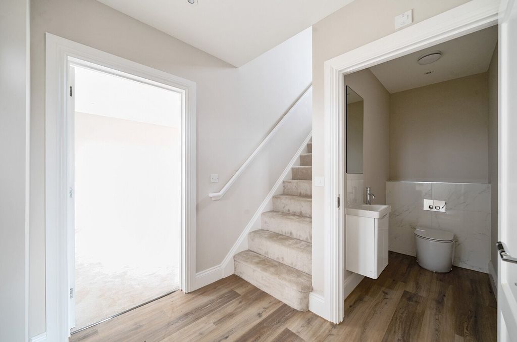 Property photo 2 of 9 Picture No. 04