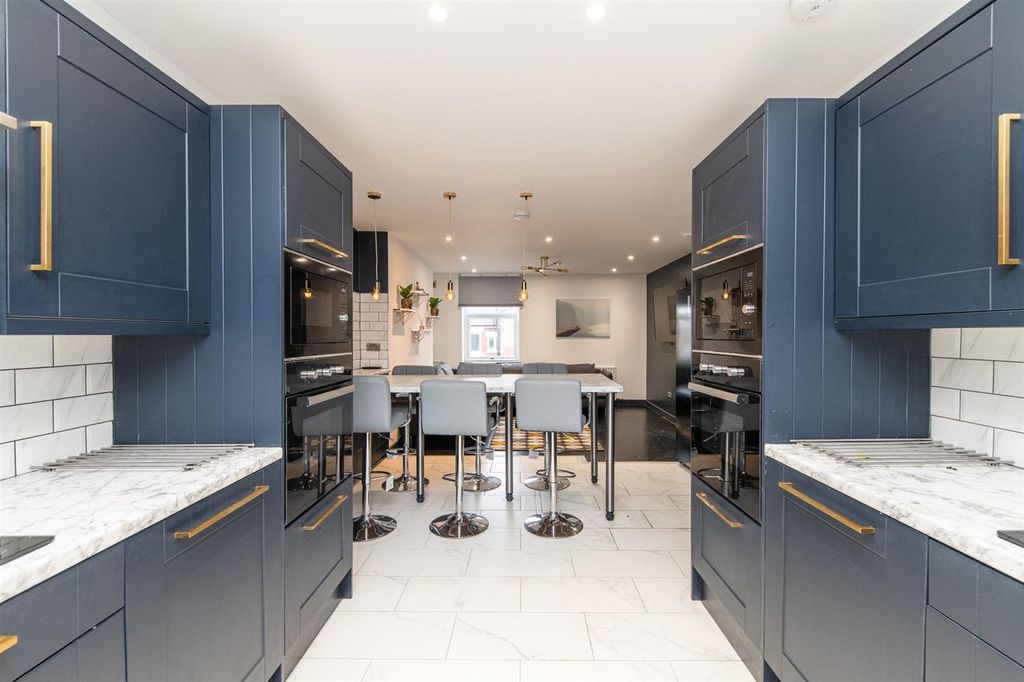 Property photo 1 of 15 9F9c901F-d45E-40E2-A55c-d5d66A54d46A.Jpeg