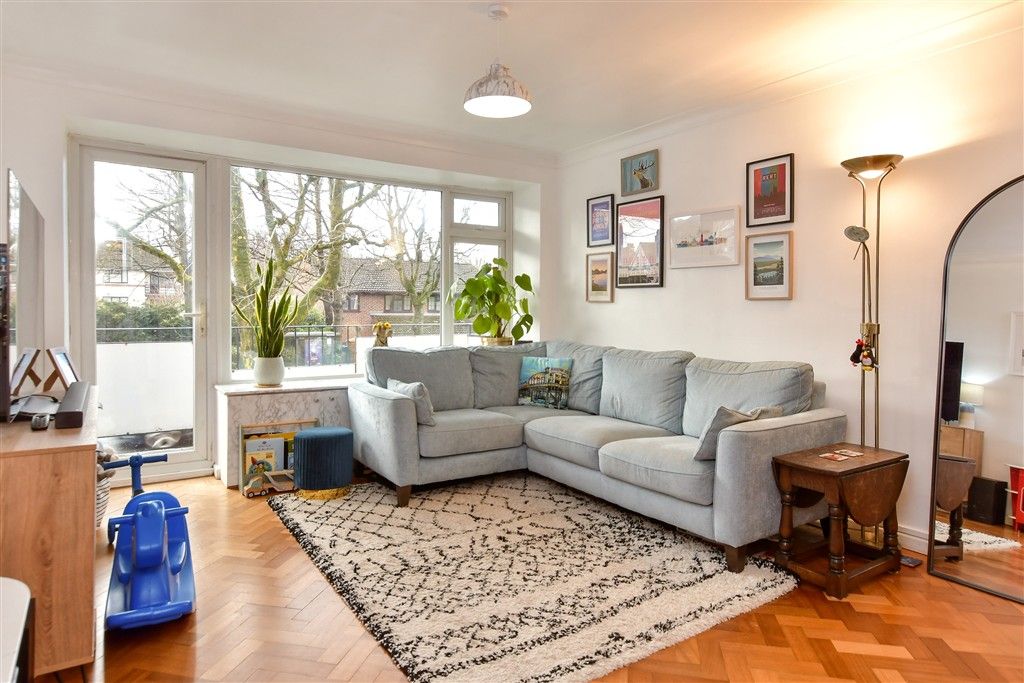 Property photo 2 of 4 Lounge/ Diner