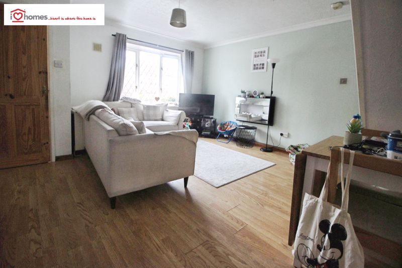 Property photo 2 of 9 Photo 4