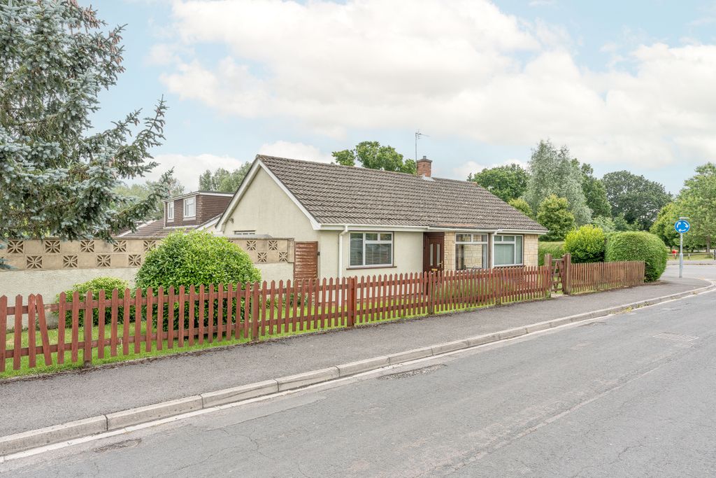 Property photo 3 of 21 1