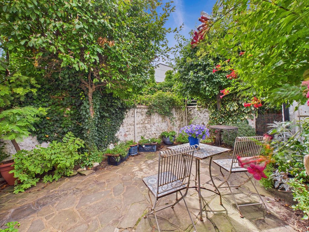 Property photo 3 of 7