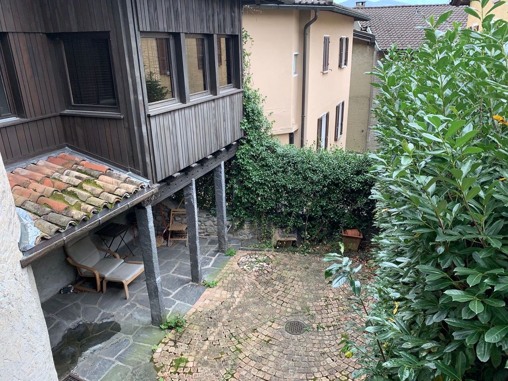 Property photo 1 of 11