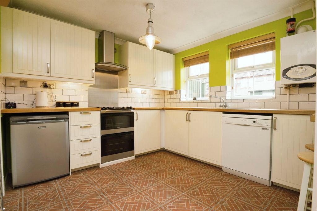 Property photo 3 of 14