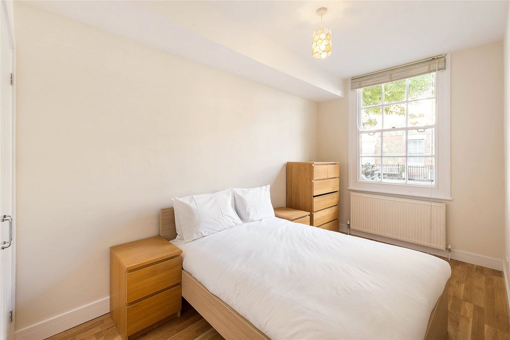 Property photo 3 of 11 Awinship-2179-03-Hig