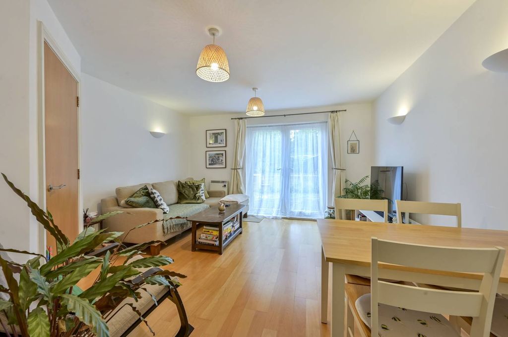 Property photo 3 of 14