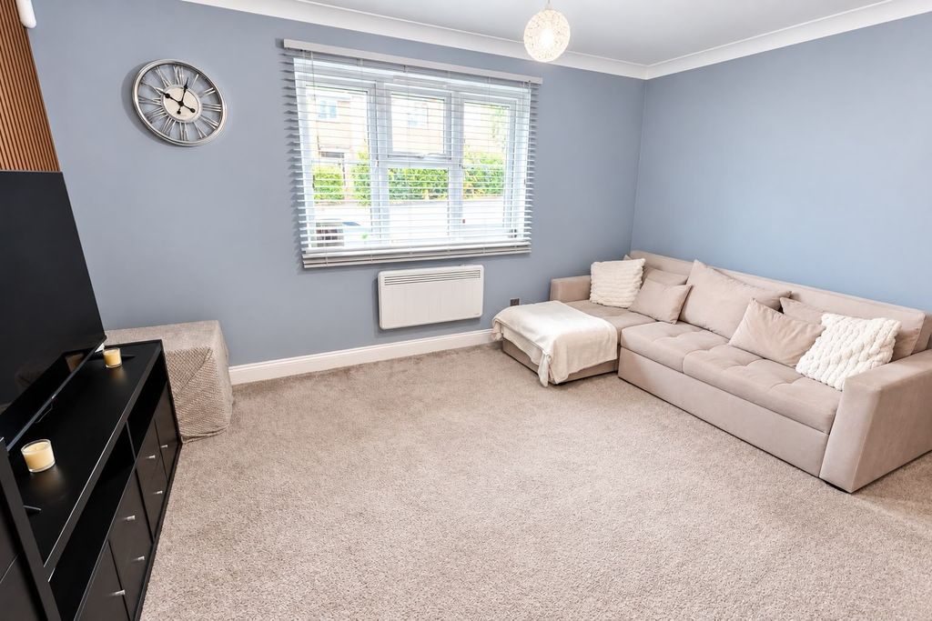 Property photo 2 of 5