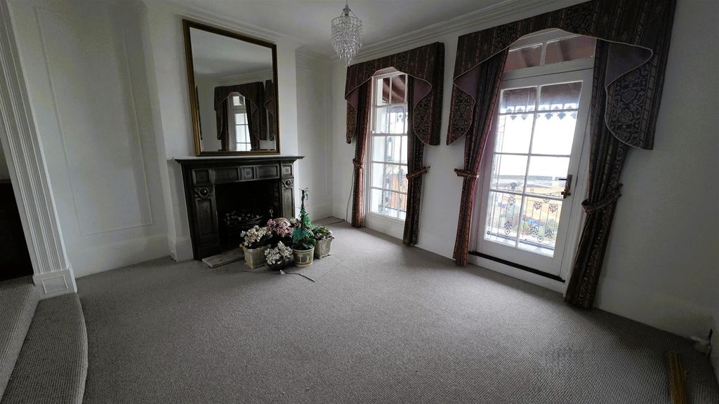 Property photo 3 of 20 Bedroom 2