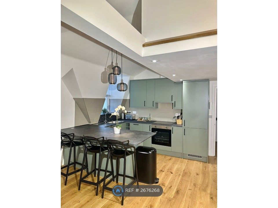 Property photo 2 of 7 Kitchen