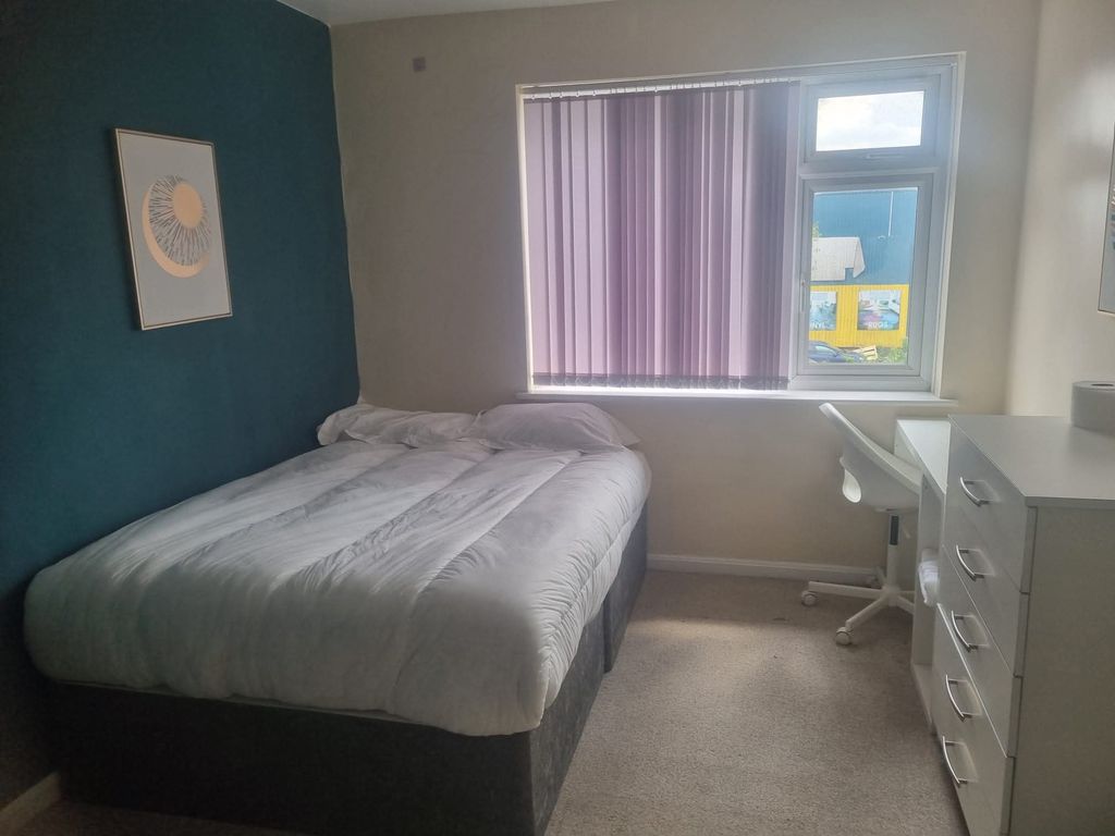 Property photo 2 of 4