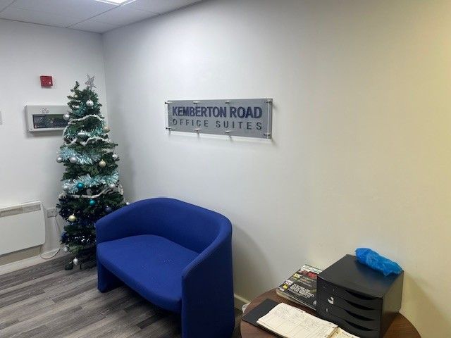 Property photo 1 of 12 Entrance 