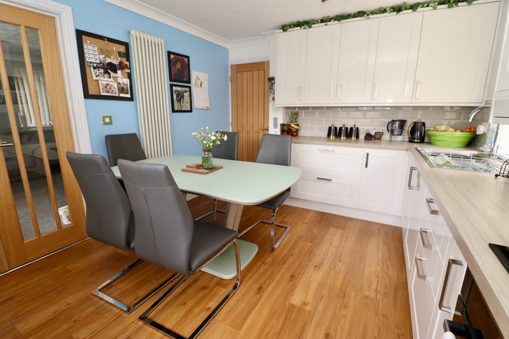 Property photo 2 of 15 Img_7113