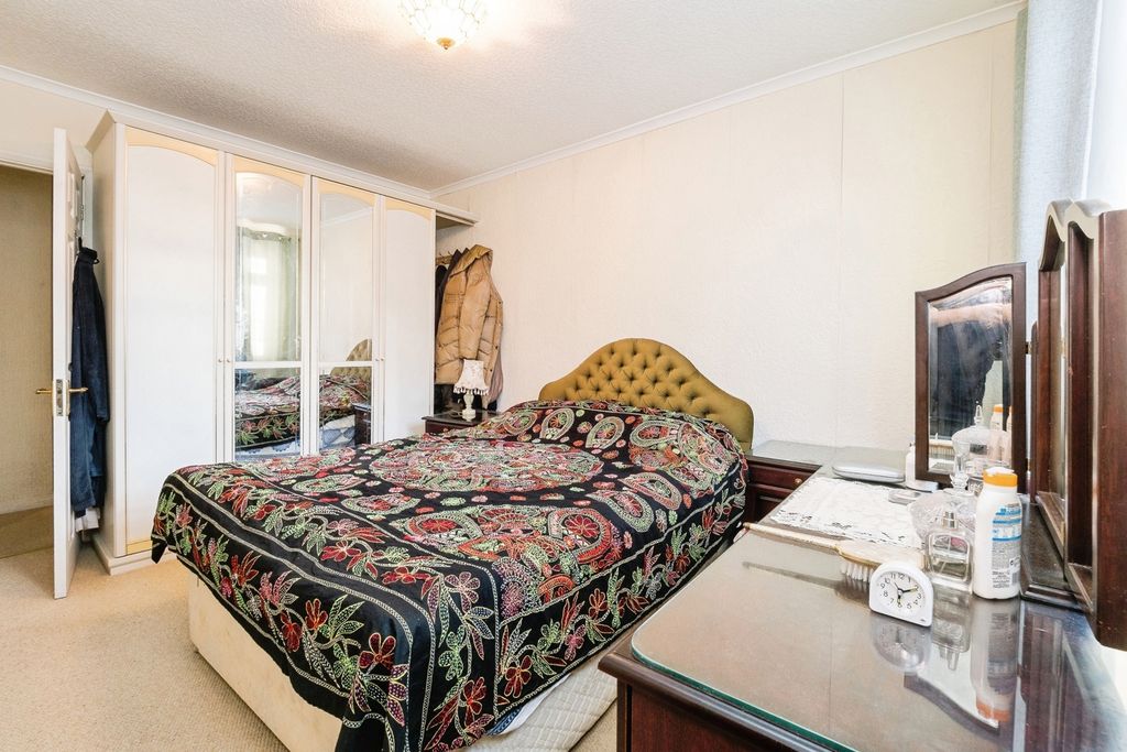 Property photo 3 of 42 Pbox-Img.Jpg