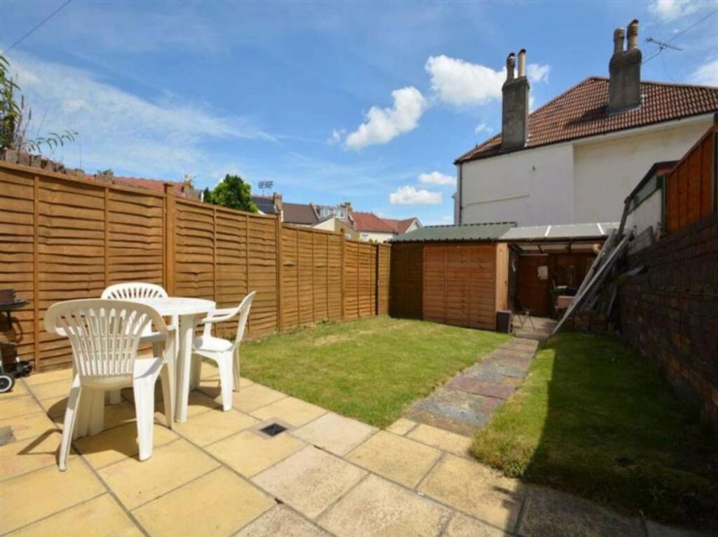 Property photo 2 of 11 A Spacious And Well-Maintained Garden Perfect For ...