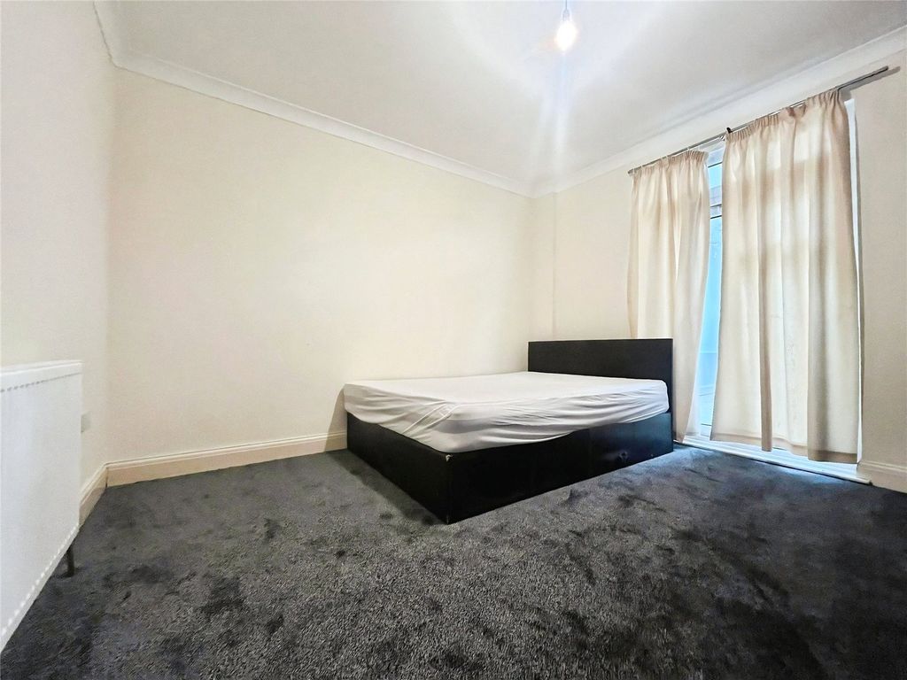 Property photo 3 of 19 Bedroom
