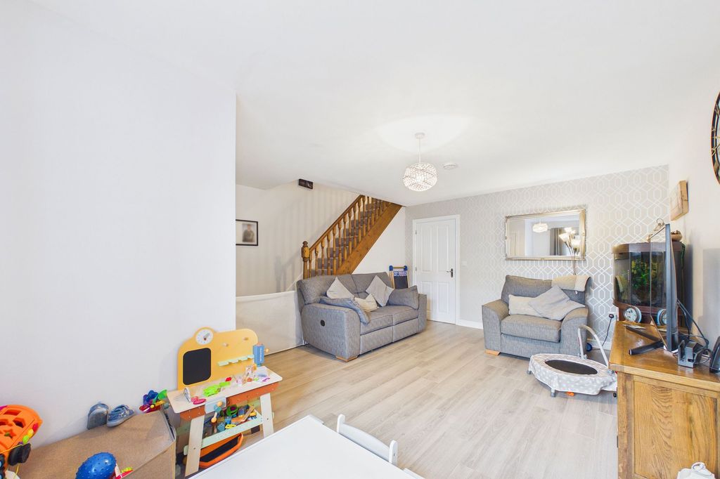 Property photo 3 of 22