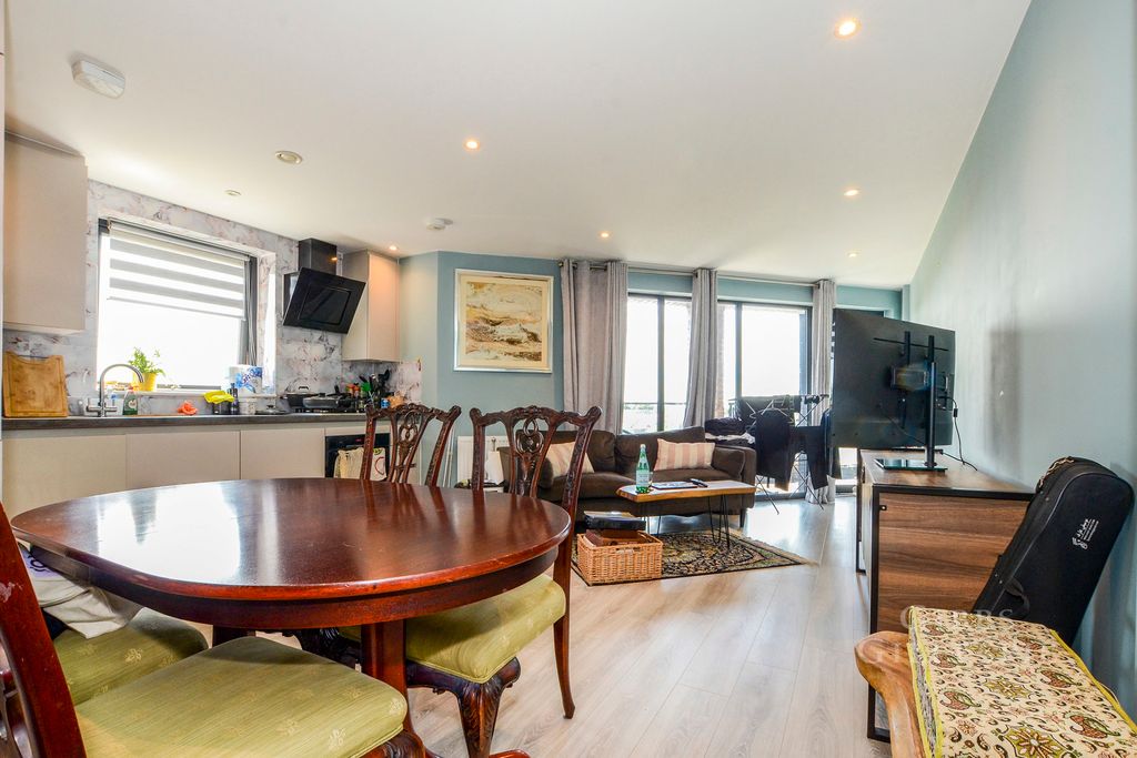 Property photo 3 of 15 Pbox-Img.Jpg
