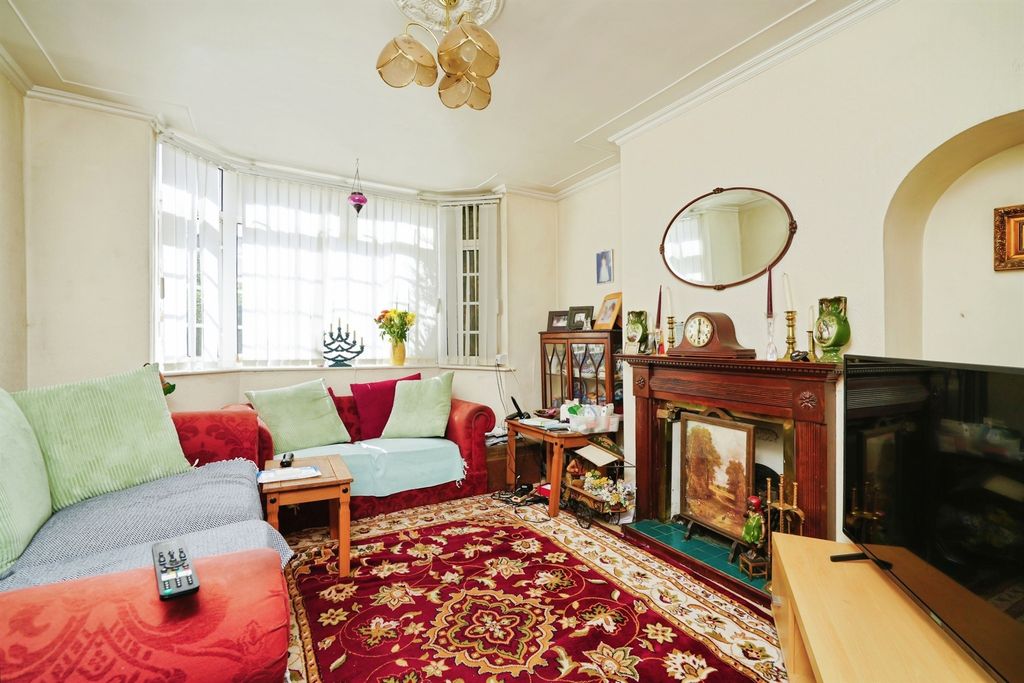 Property photo 3 of 15