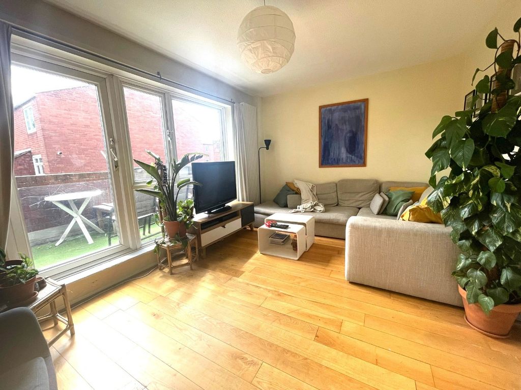 Property photo 3 of 10 862633
