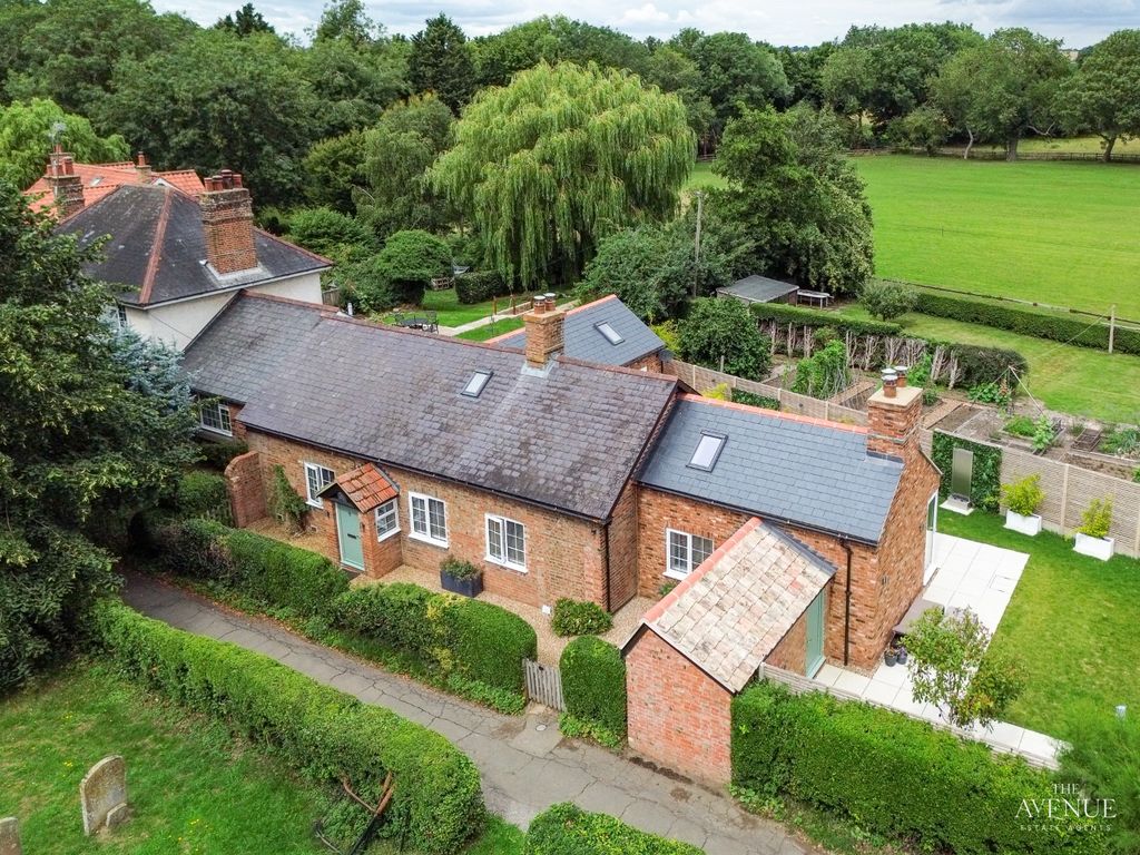 Property photo 2 of 37 4420325