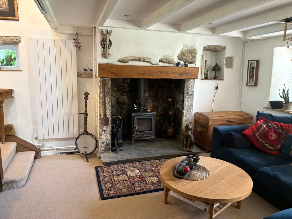Property photo 3 of 16 Living Room
