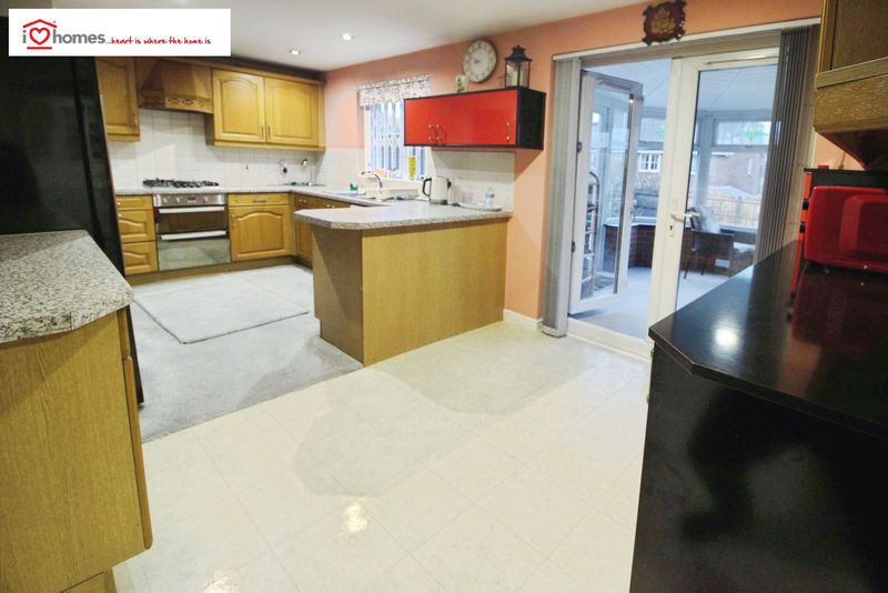 Property photo 2 of 17 Photo 4