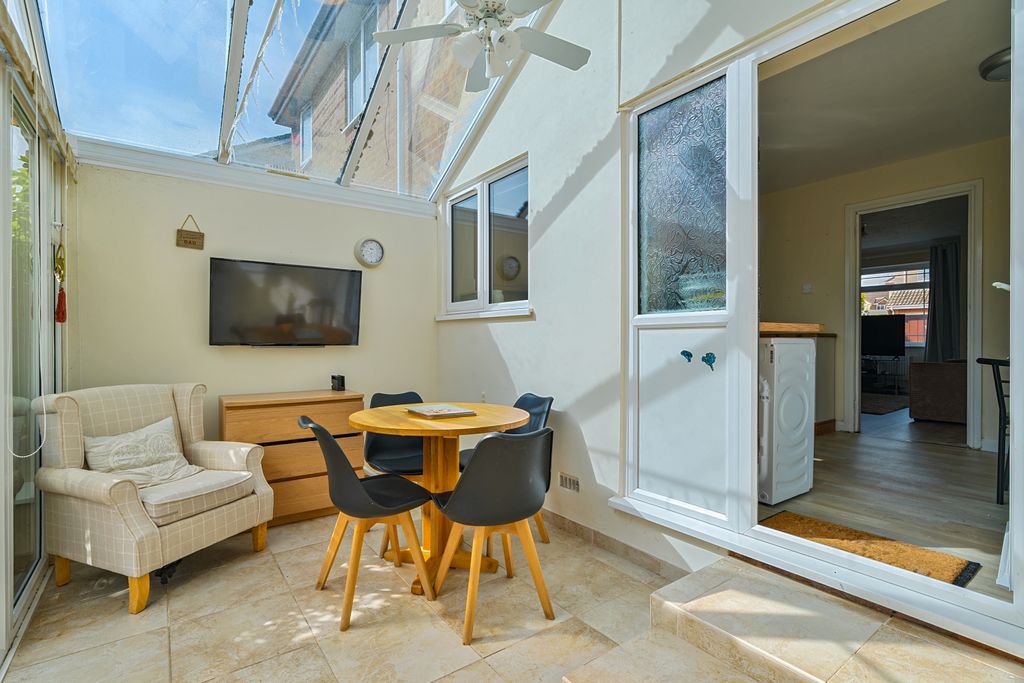 Property photo 3 of 15 1450659-10-69E91A3A57820-Arw-1