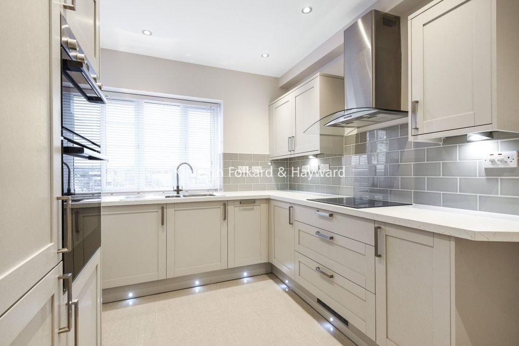 Property photo 2 of 12 Picture No. 06