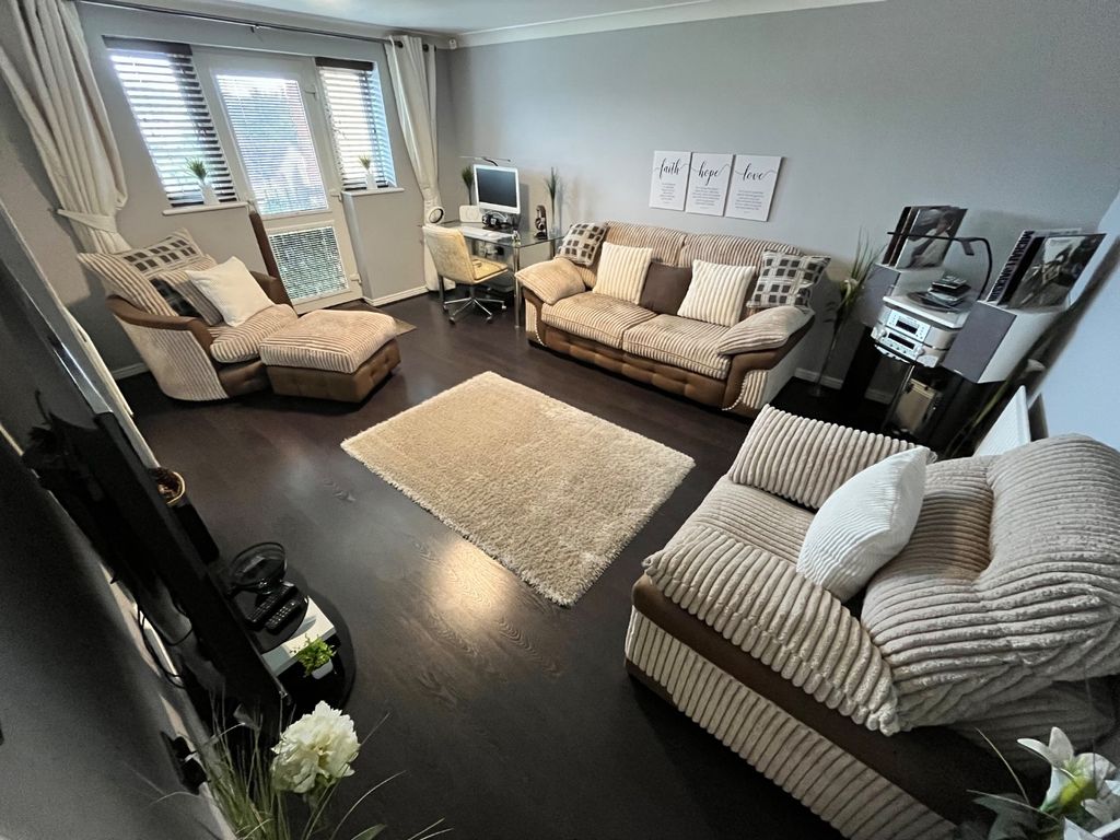 Property photo 2 of 6 4201094