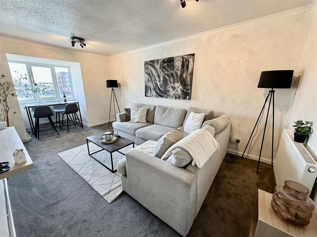 Property photo 3 of 11 New Lounge Pic .Jpeg