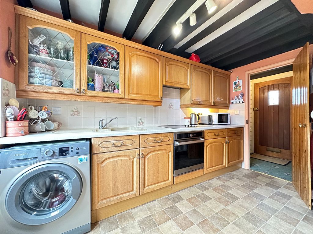 Property photo 3 of 15 Kitchen