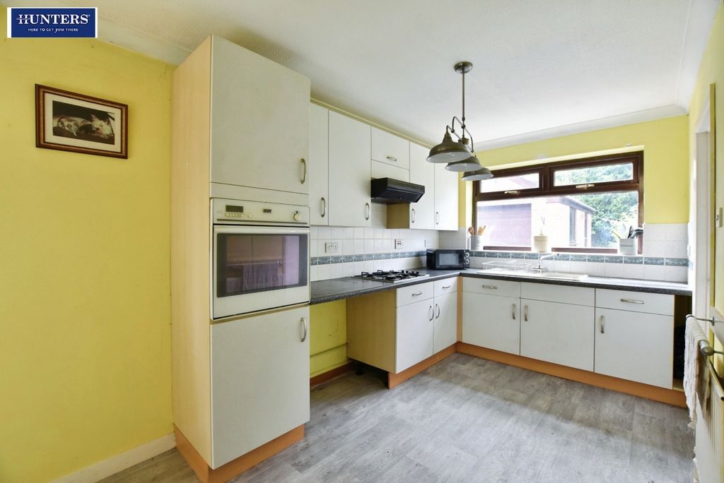 Property photo 3 of 19 Kitchen / Diner