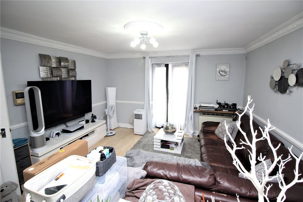 Property photo 1 of 5 Lounge