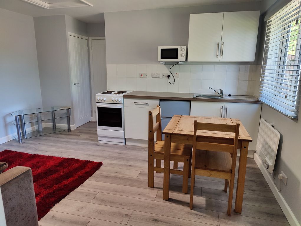 Property photo 2 of 6 Living Kitchen