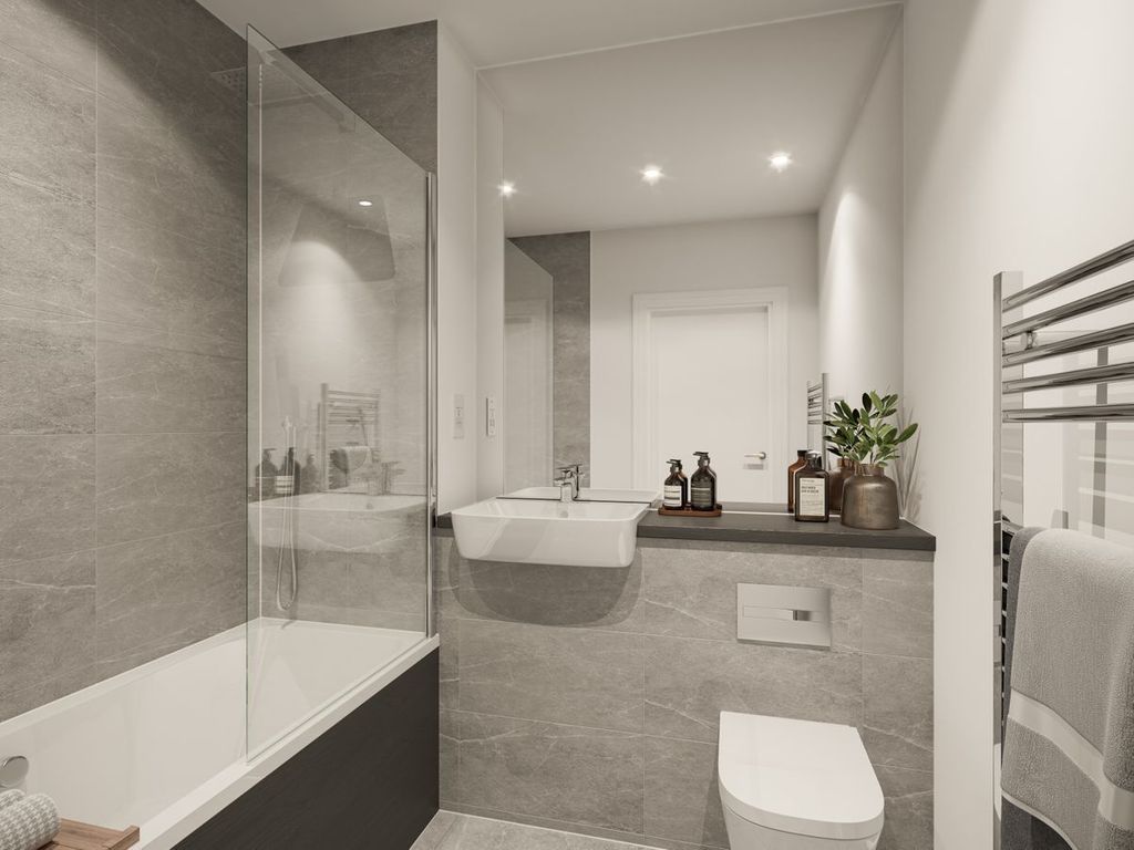Property photo 3 of 6 F03_Bathroom_01.Jpg
