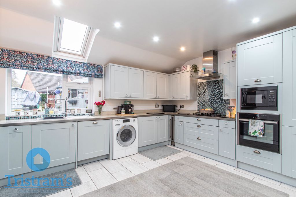 Property photo 3 of 26