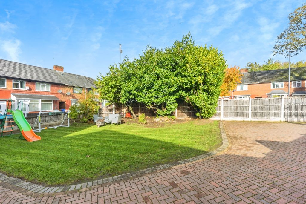 Property photo 2 of 17 Photo