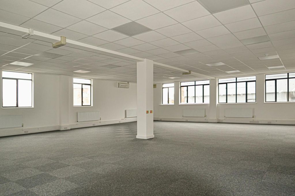 Property photo 1 of 5 Image 4