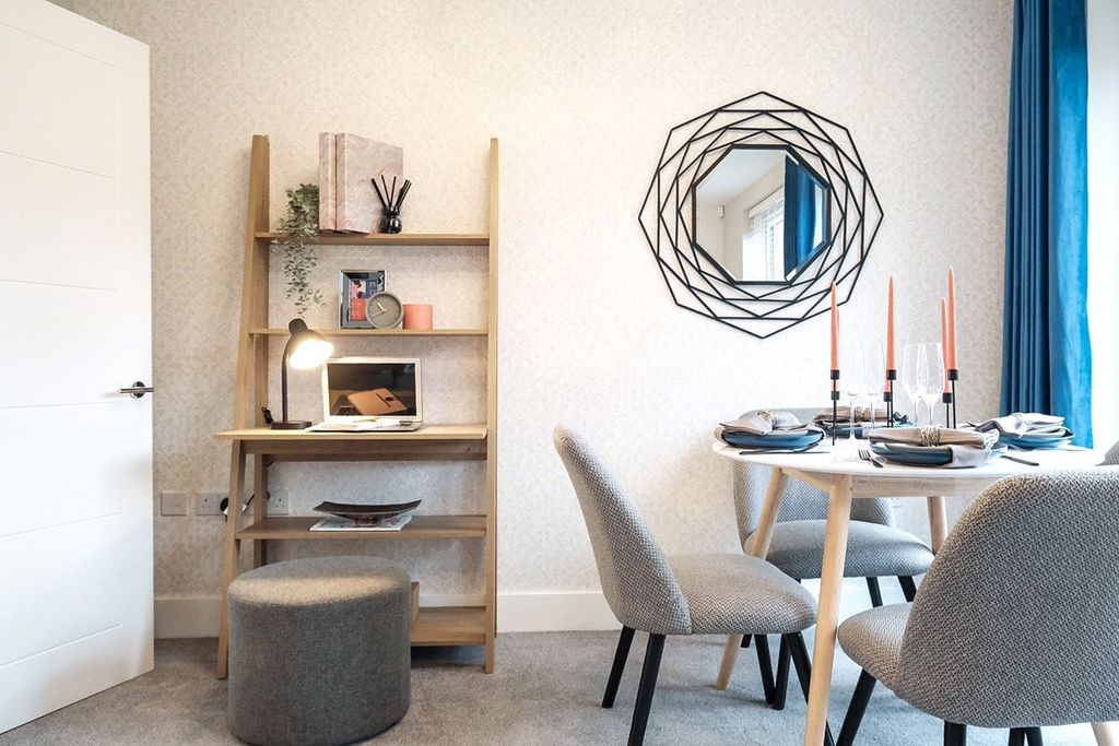 Property photo 3 of 14 Dining Area