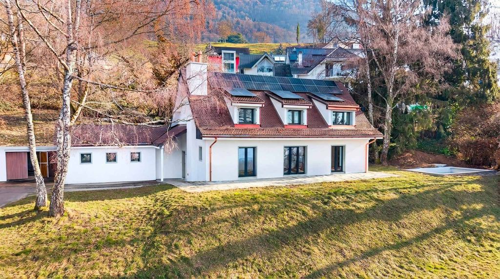 Property photo 1 of 13