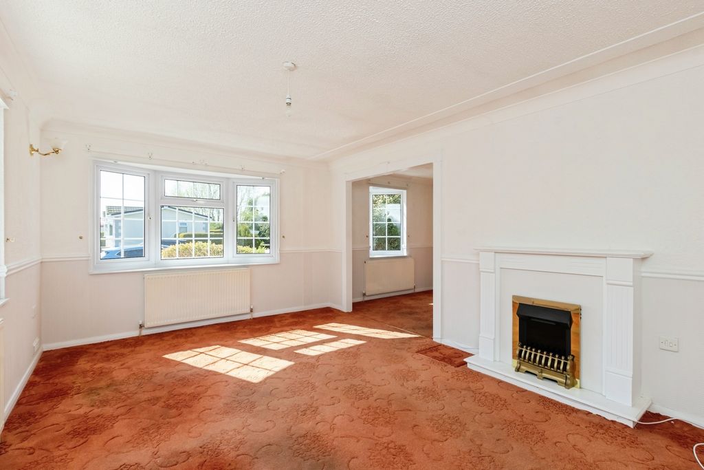 Property photo 2 of 17 Photo