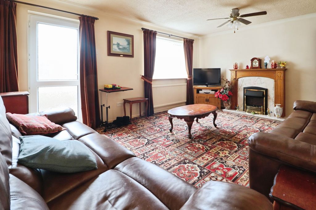 Property photo 3 of 20 Img_1383