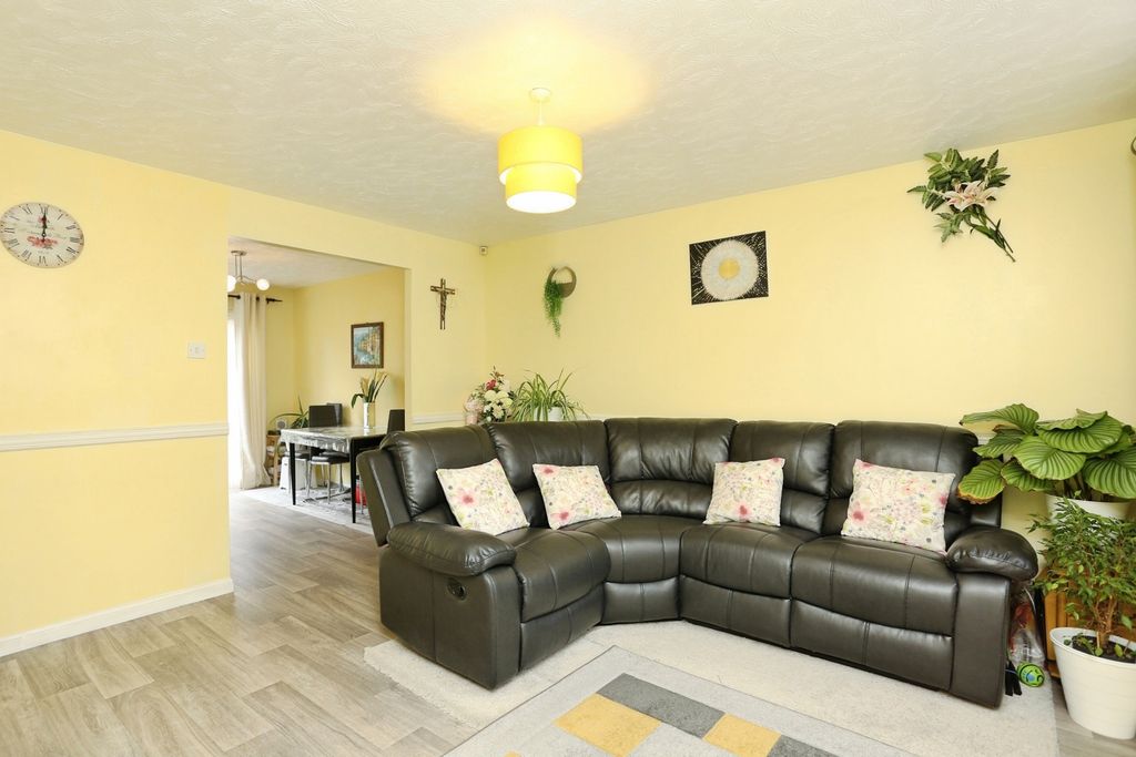 Property photo 2 of 16 Photo