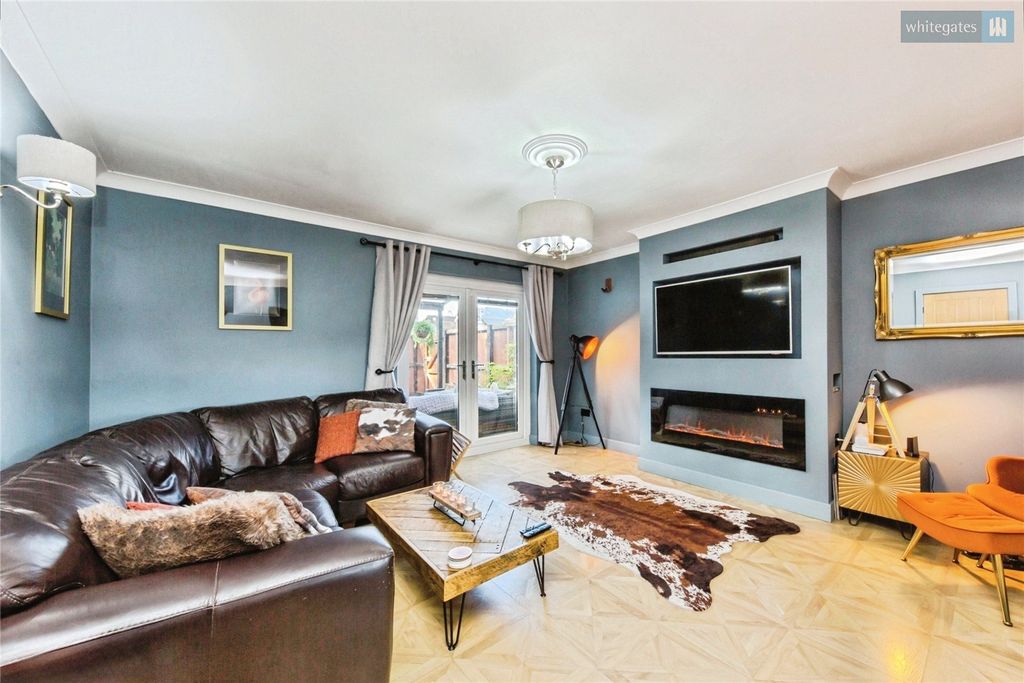 Property photo 1 of 22 Picture No. 05